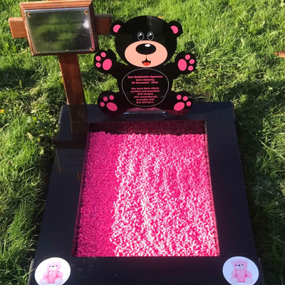 Een grafmonument met epoxy maken