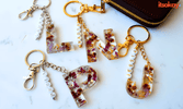 DIY Epoxy Sleutelhangers Maken - itsOkay
