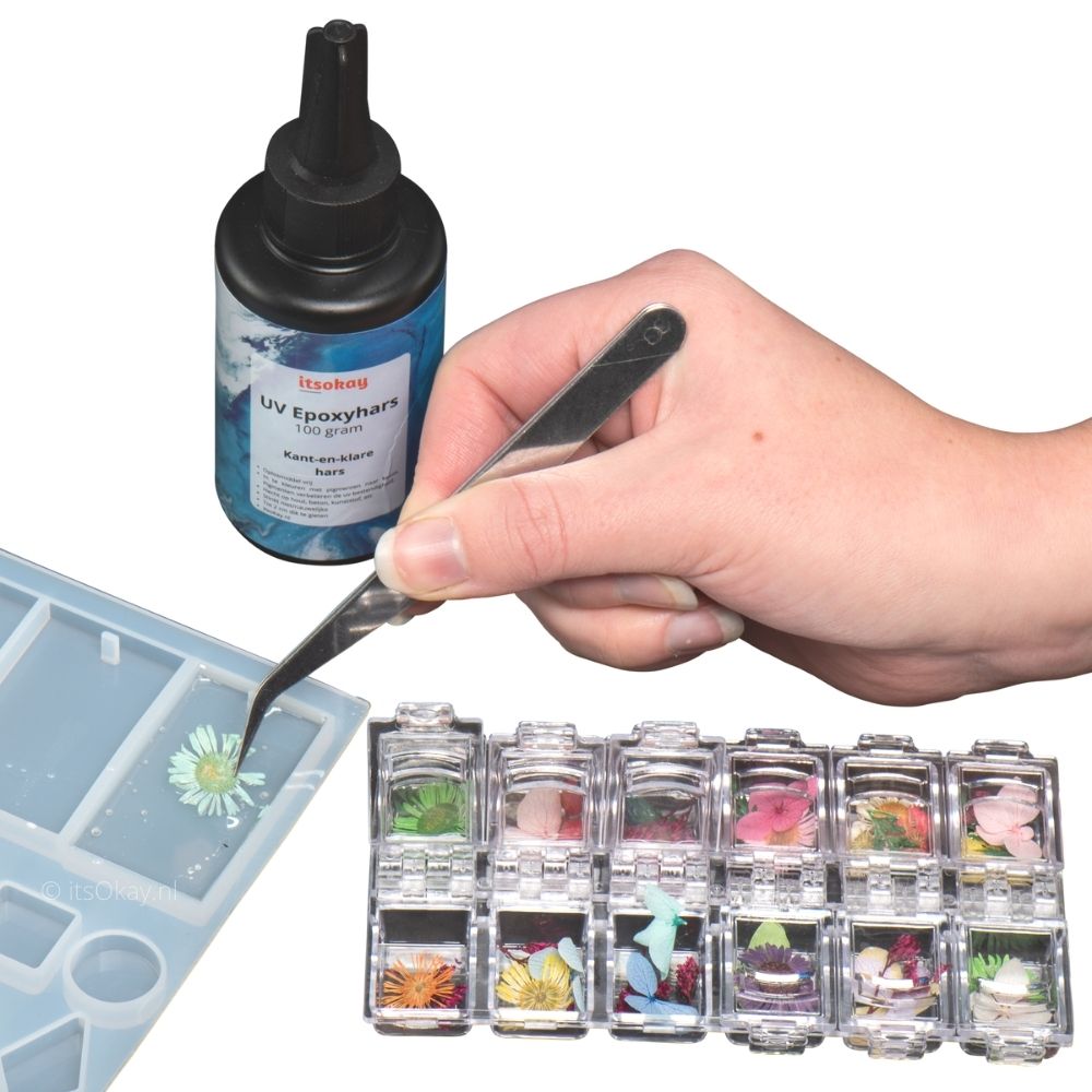 Servetten met droogbloemen mini diy voor een gedekte tafel Servetten met droogbloemen mini diy voor een gedekte tafel